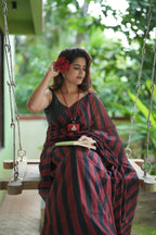 Grace in every drape, comfort in every thread ✨🌿
Our beautiful Mul Cotton Sarees — soft, breathable & effortlessly elegant. 💚❤️