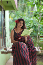 Grace in every drape, comfort in every thread ✨🌿
Our beautiful Mul Cotton Sarees — soft, breathable & effortlessly elegant. 💚❤️